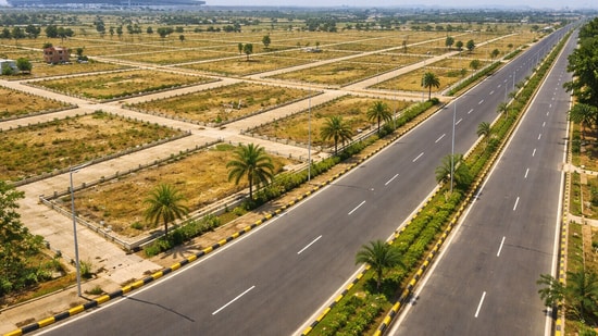 Gaurs Group has acquired 35-acre land parcels along Yamuna Expressway from ICICI Bank for around <span class='webrupee'>₹</span>700 crore. (Photo for representational purposes only)
