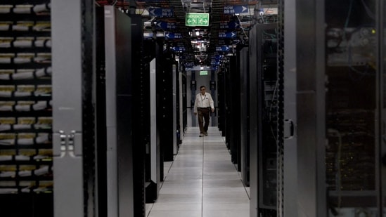 Data centres in India typically consume between 1.5 to 2.5 liters of water per kWh of IT load. A mid-sized 20 MW centre can use approximately 1-1.2 million litres of water daily (MLD), depending on cooling technology and climate conditions. (Reuters)