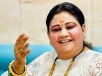 Singer, aide booked for allegedly duping woman of  <span class='webrupee'>₹</span>20L over govt job