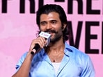 డబ్బు లేకున్నా మందు తాగినా- ప్రేమలో హార్ట్ బ్రేక్- పెళ్లి చేసుకున్నా- రష్మిక ఎంజాయ్: విజయ్ దేవరకొండ