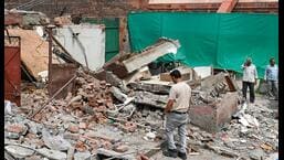 MCD demolishes temporary structures near Jama Masjid