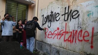 “Members of the CPI(M)’s student front did not hold any demonstration on Monday. Instead, its members picked up cans of aerosol paint and brushes,” said a JU professor. (HT photo) “Members of the CPI(M)’s student front did not hold any demonstration on Monday. Instead, its members picked up cans of aerosol paint and brushes,” said a JU professor. (HT photo)