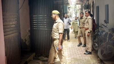 A forensic team examined the scene and collected evidence. DCP (East) Satyajit Gupta said four teams had been formed to trace the suspects. (Sakib Ali / Hindustan Times/ representative)