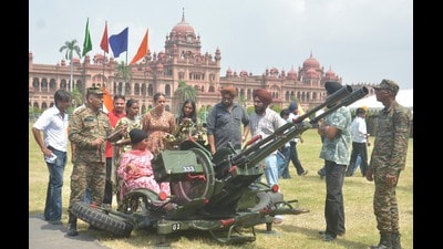A main attraction was the display of military equipment, weapons and surveillance systems. (Sameer Sehgal/HT)