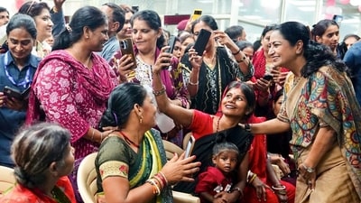 Under the scheme, eligible women aged 21 to 60 will receive ₹2,500 a month from September 1, with the assistance structured under two options. (@gupta_rekha/X) Under the scheme, eligible women aged 21 to 60 will receive ₹2,500 a month from September 1, with the assistance structured under two options. (@gupta_rekha/X)