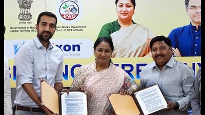 CM Rekha Gupta during the agreement signing. (Arvind Yadav/HT) CM Rekha Gupta during the agreement signing. (Arvind Yadav/HT)