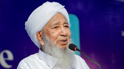 Kerala cleric Sheikh Abubakr Ahmad says women must remain confined to their homes.