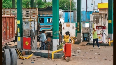 MNGL said CNG consumption in India has also been rising significantly amid economic growth and increasing demand. (FILE) MNGL said CNG consumption in India has also been rising significantly amid economic growth and increasing demand. (FILE)
