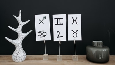 Monthly horoscope (Pexels)