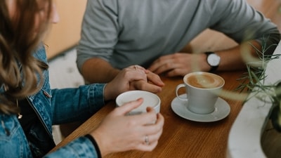 What the first date bill says about expectations and boundaries. (Unsplash) What the first date bill says about expectations and boundaries. (Unsplash)