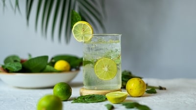 The truth about drinking lemon water every morning. (Unsplash) The truth about drinking lemon water every morning. (Unsplash)