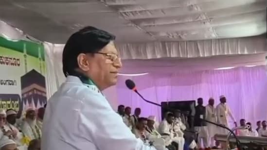K'taka minister calls 'Islam superior'. BJP seeks resignation, apology to Hindus