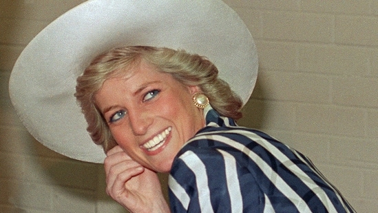 Britain's Princess Diana poses during her visit to Footscray Park in a suburb of Melbourne on January 27, 1988. (Photo by PATRICK RIVIERE / AFP)