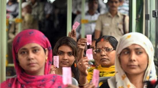 The September 17 deadline will apply to the paper-ticket arrangement and not to card registration (HT Archive)