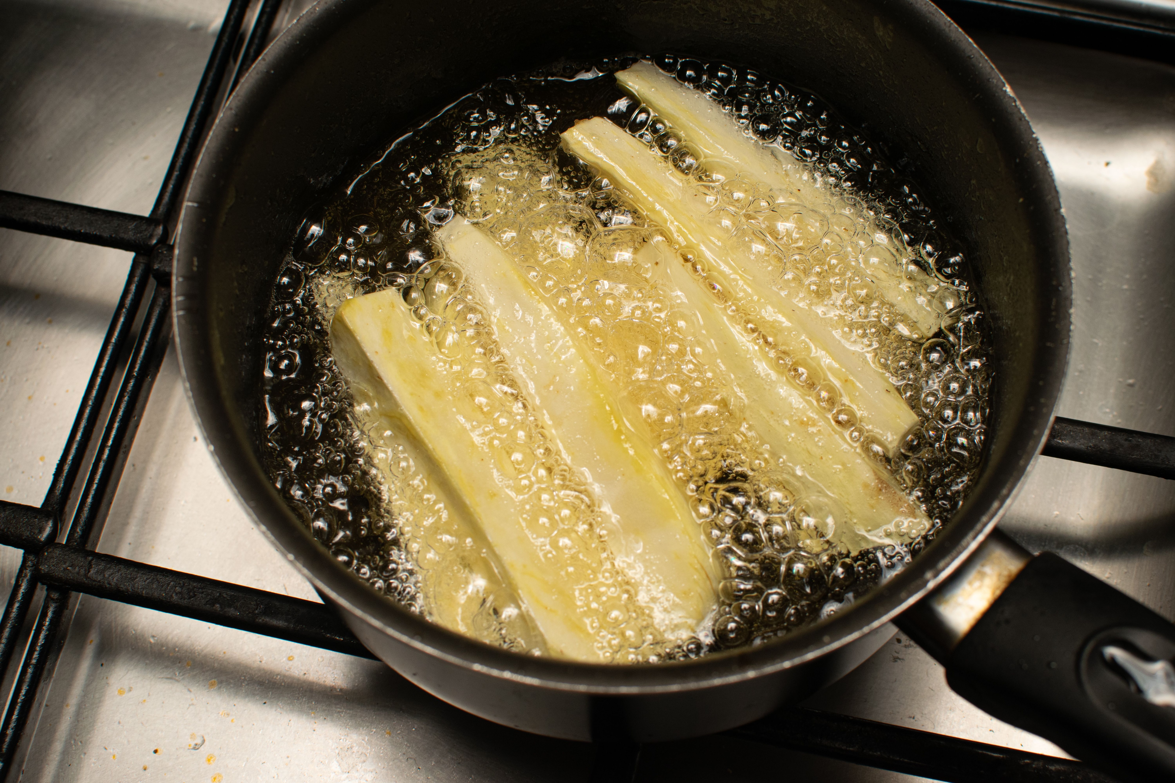Avoid overcrowding your pan and let the food breathe in order to achieve a satisfying crunch. (Pexel) Avoid overcrowding your pan and let the food breathe in order to achieve a satisfying crunch. (Pexel)