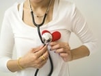 Dr. Jack Wolfson questions the effectiveness of cholesterol-lowering medications, calling their benefits trivial. 