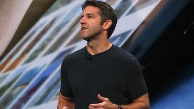 After 25 years inside the company, 51-year-old engineer John Ternus will succeed the legendary Tim Cook. (AP Photo/Bebeto Matthews) After 25 years inside the company, 51-year-old engineer John Ternus will succeed the legendary Tim Cook. (AP Photo/Bebeto Matthews)