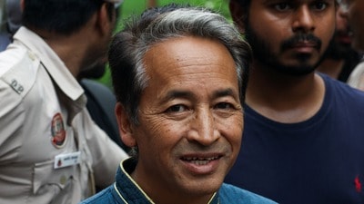 অনশন প্রত্যাহারের নেপথ্য শর্ত জানালেন সোনম ওয়াংচুক (REUTERS)