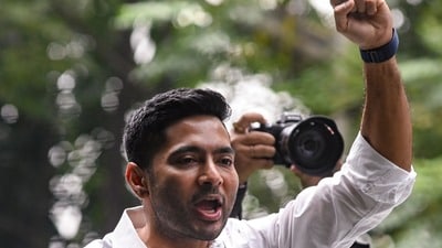 থানায় হাজিরা দিলেন তৃণমূলের সর্বভারতীয় সাধারণ সম্পাদক তথা সাংসদ অভিষেক বন্দ্যোপাধ্যায়। (PTI)