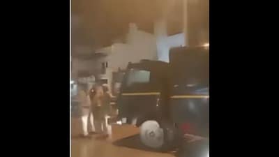 The incident happened around 7:35pm when the inmates were being taken to the district jail in Gosainganj after a hearing in a Lucknow court. (Sourced) The incident happened around 7:35pm when the inmates were being taken to the district jail in Gosainganj after a hearing in a Lucknow court. (Sourced)
