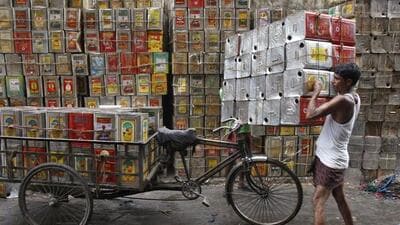 The state government will constitute two committees to recommend solutions to issues surrounding the sale of loose edible oil and help businesses transition to the regulatory requirements. (REUTERS) The state government will constitute two committees to recommend solutions to issues surrounding the sale of loose edible oil and help businesses transition to the regulatory requirements. (REUTERS)