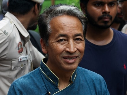 অনশন প্রত্যাহারের নেপথ্য শর্ত জানালেন সোনম ওয়াংচুক