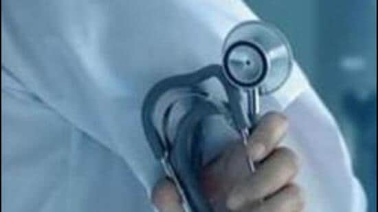 Death of a government doctor from Phaltan following an alleged suicide attempt has prompted organisations to demand probe into claims of harassment, threats and workplace pressure. (Getty Images/iStockphoto (PIC FOR REPRESENTATION))
