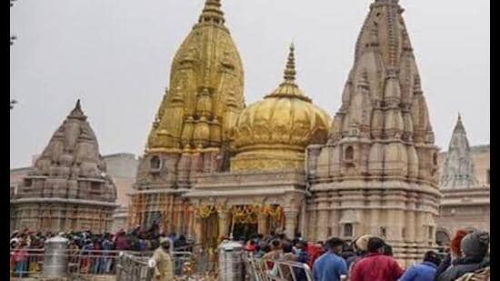 Kashi Vishwanath temple administration directs police to tighten entry checks and stop visitors carrying smart glasses and other camera-equipped devices. (Sourced)