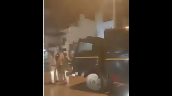 The incident happened around 7:35pm when the inmates were being taken to the district jail in Gosainganj after a hearing in a Lucknow court. (Sourced)