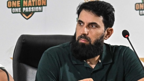 Pakistan crisis deepens as Misbah-ul-Haq offers to resign amid England shake-up