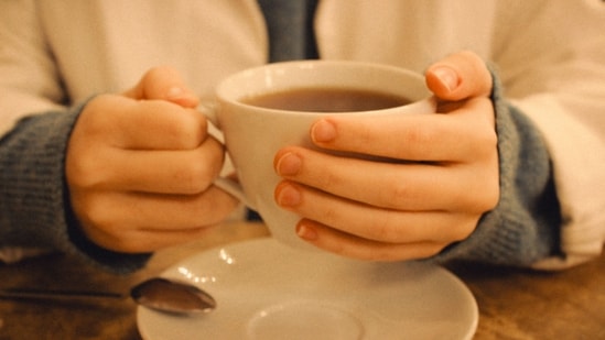 Why are your hands and feet always cold? Expert explains what could be behind it