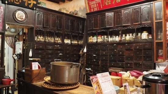 For Westerners who were disturbed by China’s wolf-warrior turn, the rise of dragon-restaurant diplomacy may seem a big improvement.