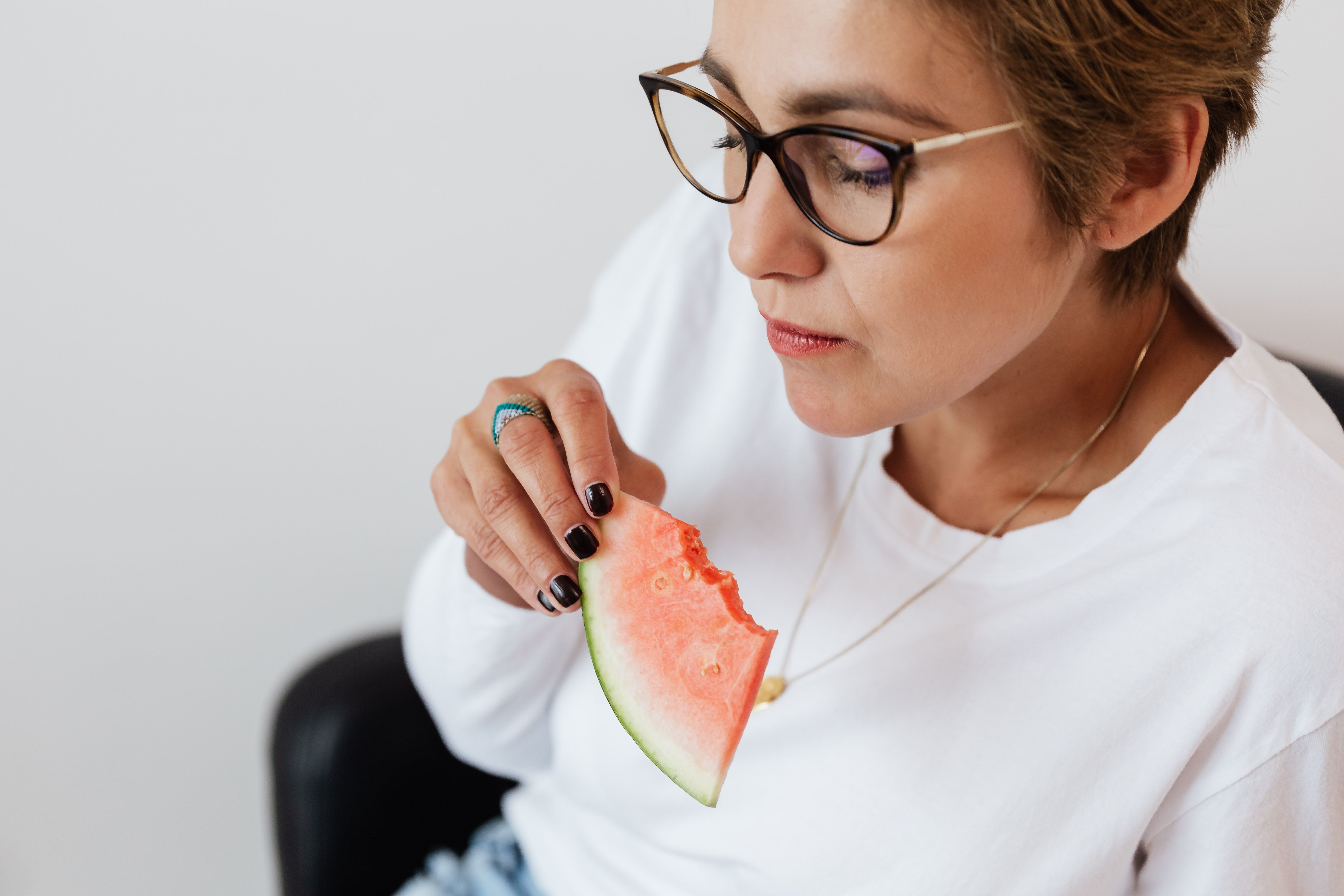 It’s a misconception that fruit sugar magically turns into fat once it gets dark. (Pexel)