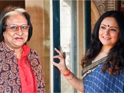 দুর্গাপুজো নিয়ে চলমান বিতর্কে মুখ খুললেন পরিচালক সুদেষ্ণা রায়।