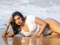 Kamakshi Bhaskarla: ఇండస్ట్రీలో కమిట్‌మెంట్‌పై కామాక్షి భాస్కర్ల షాకింగ్ కామెంట్స్.. ఇంకేంటి అంటారు.. ఆలస్యంగా తెలిసింది