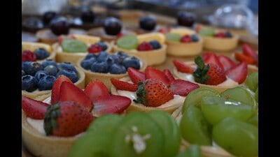 A tart is a pastry dish with a firm, usually sweet crust and an open top, filled with fruit, custard, jam or another mixture. Unlike a pie, which is often enclosed with pastry, a tart leaves its filling exposed. The tart was part of the European culinary repertoire that came to India. (WIKIMEDIA)