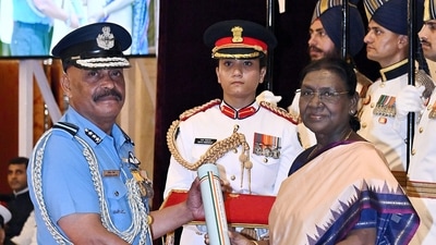 Air Marshal Jitendra Mishra (Retd) has been decorated with several military honours, including the Sarvottam Yudh Seva Medal, Ati Vishisht Seva Medal and Vishisht Seva Medal. (File/@rashtrapatibhvn X)