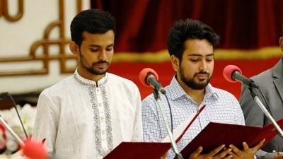 অন্তর্বর্তীকালীন সরকারের সময়ের উপদেষ্টা তথা এনসিপি নেতা আসিফ মাহমুদ সজীব ভূঁইয়ার বিরুদ্ধে দুর্নীতির অভিযোগের তদন্ত শুরু করেছে বাংলাদেশের দুর্নীতি দমন কমিশন বা দুদক।