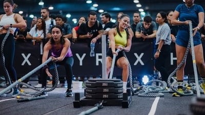This cross between a relay race and high-intensity interval training is called Hyrox. (mexico.hyrox.com)