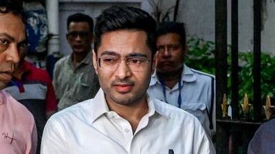 ক্যামাক স্ট্রিটকাণ্ডে তৃণমূলের সর্বভারতীয় সাধারণ সম্পাদক অভিষেক বন্দ্যোপাধ্যায়ের জিজ্ঞাসাবাদ ঘিরে রাজনৈতিক চাপানউতোর আরও বাড়ল। (PTI) ক্যামাক স্ট্রিটকাণ্ডে তৃণমূলের সর্বভারতীয় সাধারণ সম্পাদক অভিষেক বন্দ্যোপাধ্যায়ের জিজ্ঞাসাবাদ ঘিরে রাজনৈতিক চাপানউতোর আরও বাড়ল। (PTI)