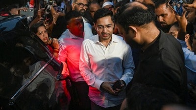 তৃণমূল কংগ্রেসের সর্বভারতীয় সাধারণ সম্পাদক অভিষেক বন্দ্যোপাধ্যায়ের ক্যামাক স্ট্রিটের অফিস ঘিরে নতুন করে বিতর্ক তৈরি হয়েছে। (PTI)