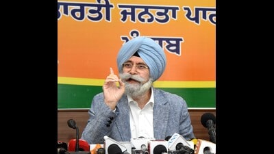 Phoolka said he resigned from all party posts in September 2015 in protest against the delay. (HT FILE) Phoolka said he resigned from all party posts in September 2015 in protest against the delay. (HT FILE)