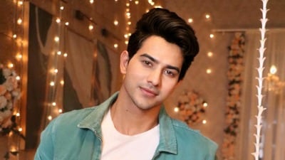 দু-মাস ধরে জেলবন্দি! নাবালিকাকে হেনস্থার মামলায় কেন জামিন পাচ্ছেন না সাইরাব তারকা? দু-মাস ধরে জেলবন্দি! নাবালিকাকে হেনস্থার মামলায় কেন জামিন পাচ্ছেন না সাইরাব তারকা?