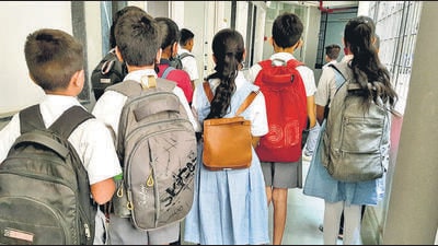 School bags must weigh no more than 10% of body weight. (HT ARCHIVE)