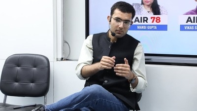 বিকাশ সিং পানওয়ার।