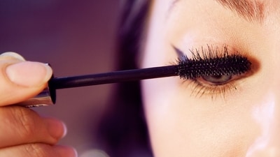 Tips on how to get longer looking lashes (Pexels) Tips on how to get longer looking lashes (Pexels)