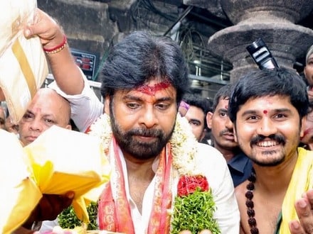 పవన్ కళ్యాణ్ పుట్టిన రోజు వేడుకల్లో తీవ్ర విషాదం.. అభిమాని మృతి.. హైదరాబాద్ నుంచి సొంత ఊరు వచ్చి