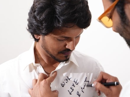 స్పిరిట్‌ను దాటేయాలి.. రోమాంచ‌కం హీరోతో ప్ర‌భాస్‌.. వీడియో వైర‌ల్‌.. అభిమానంతో పేరులోనే ప్ర‌భాస్‌