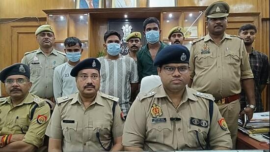 DCP (North) rewarded the police team involved in solving the case with ₹25,000 in cash. (Sourced)