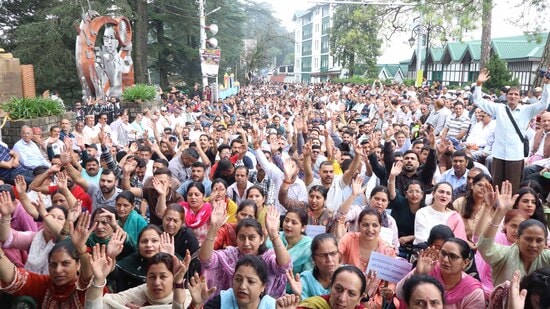Hiralal Verma said the strength of the electricity board’s workforce had declined drastically over the years. (HT Photo)